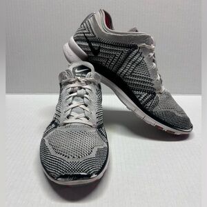 Nike Free TR‎ Flyknit Womens 8 Running White Black Grey Comfortable Lightweight